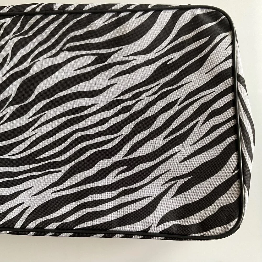 DOUBLE DECKER INSULATED FOOD AND BEVERAGE CARRY BAG ZEBRA PRINT PICNIC, TAILGATE